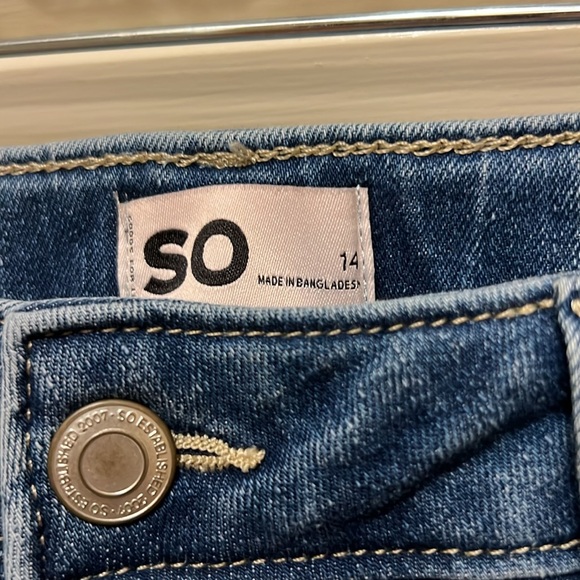 SO Distressed Jeans in Medium Wash, Size 14, EUC - Picture 9 of 11